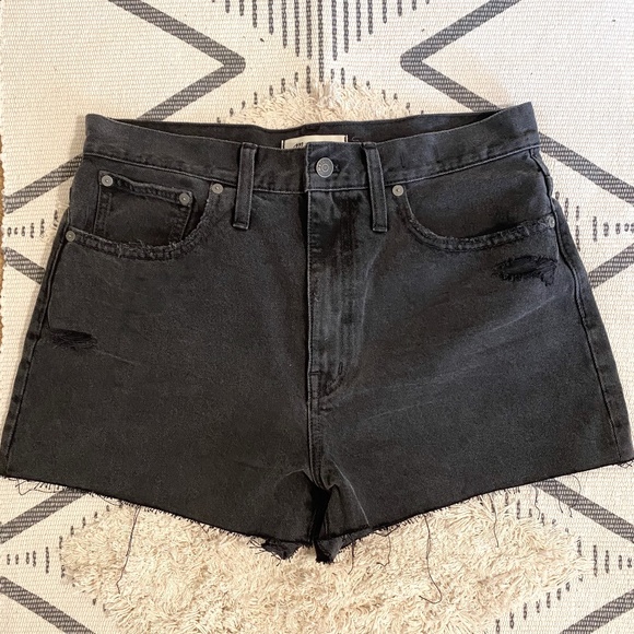 The Momjean Short in Encino Wash - Picture 2 of 3